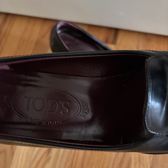 Tods Black Leather Loafer Heels